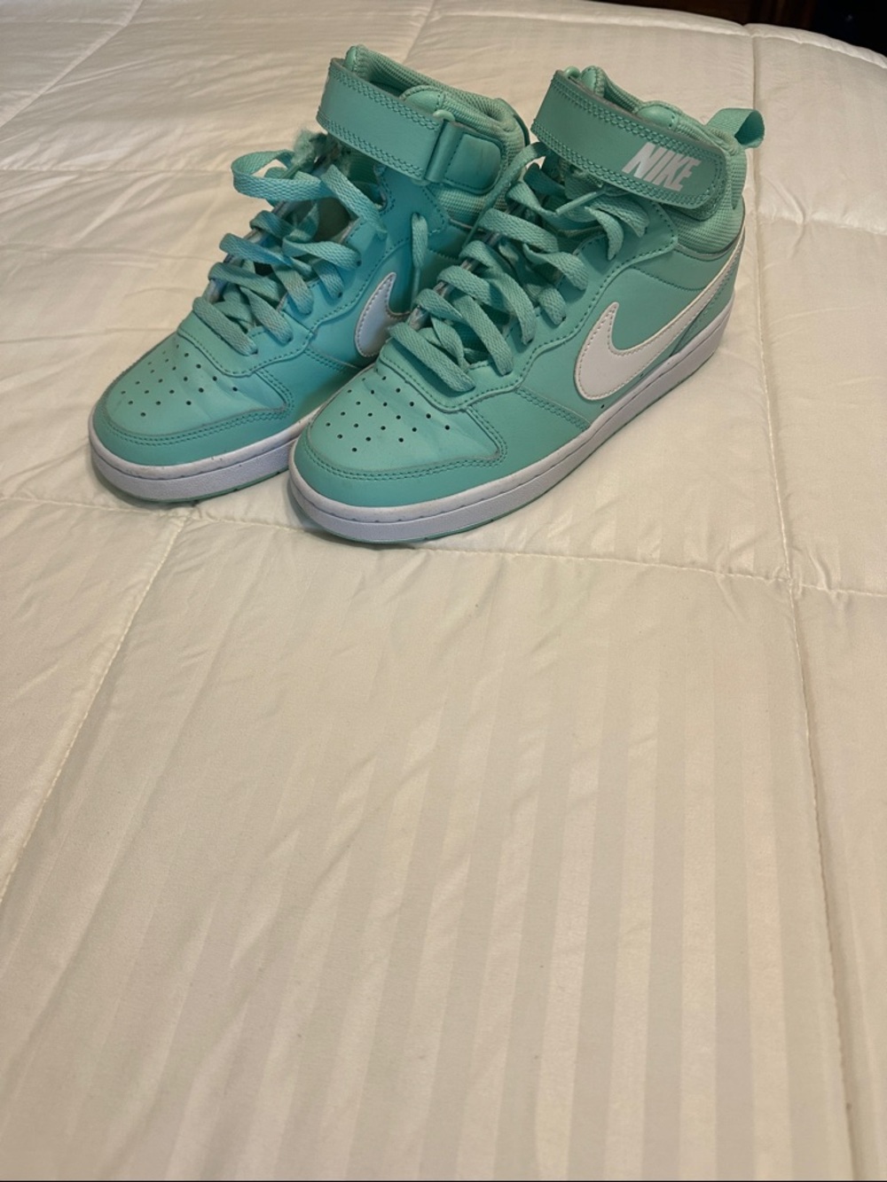 Nike Mint Green High-Top Sneakers size 5Y